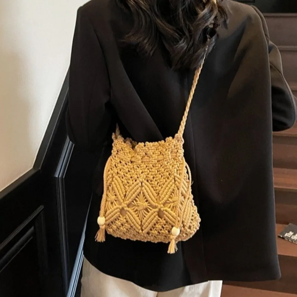 

Маленькая плетеная пляжная сумка в свежем стиле из натуральной соломы, большая вместительная сумка-ведро, легкая сумка через плечо с полым шнурком