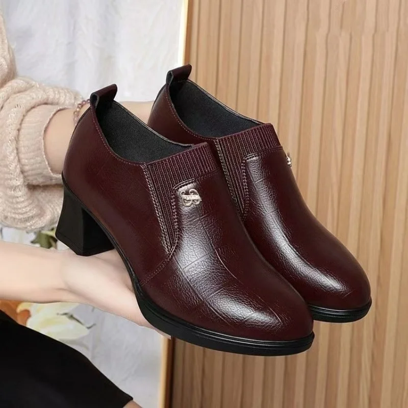 Thumbnail 2 - #18 Trending Middle Heel Shoes Right Now