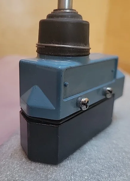 Brand New Original  Travel Limit Switch BZE6-2RQ BZE6-2RN7 BZE6-2RQ8 BZE6-2RN18 BZE6-2RN Fast Delivery
