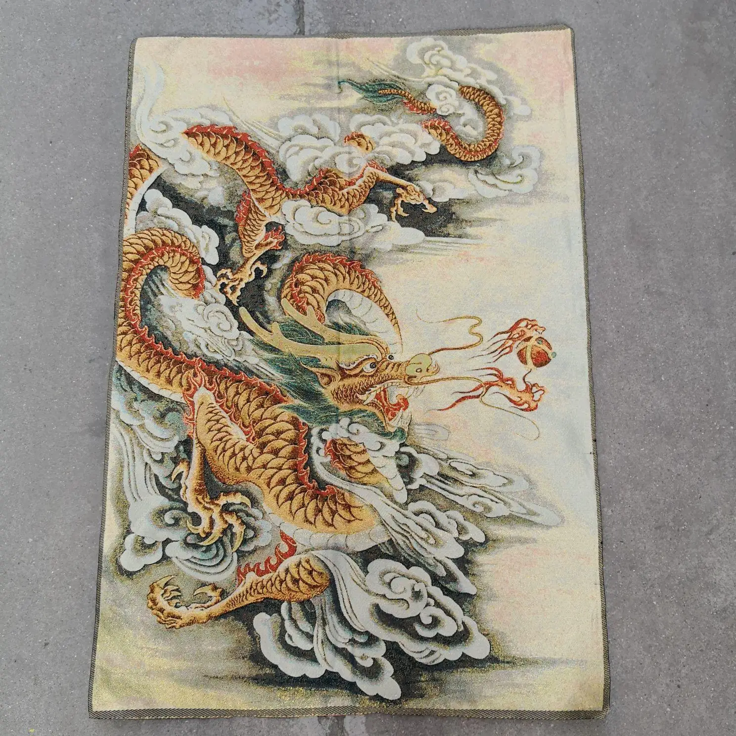 Antique embroidery Antique Tibet Buddha statue Nepal portrait weaving Splendid Thangka silk embroidery Dragon and Phoenix