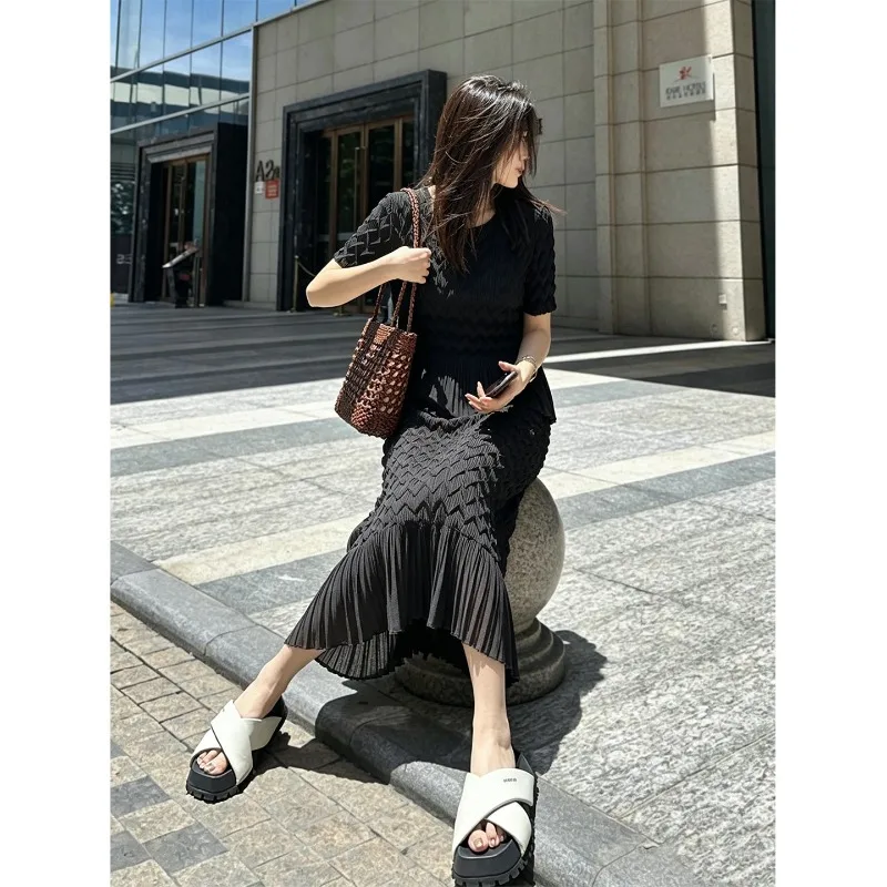 

Miyake Pleated Skirt Set 2026 New Black High-End Two-Piece Set Women Summer Fashion Short Sleeve Set Fold Ruffled Layered Design