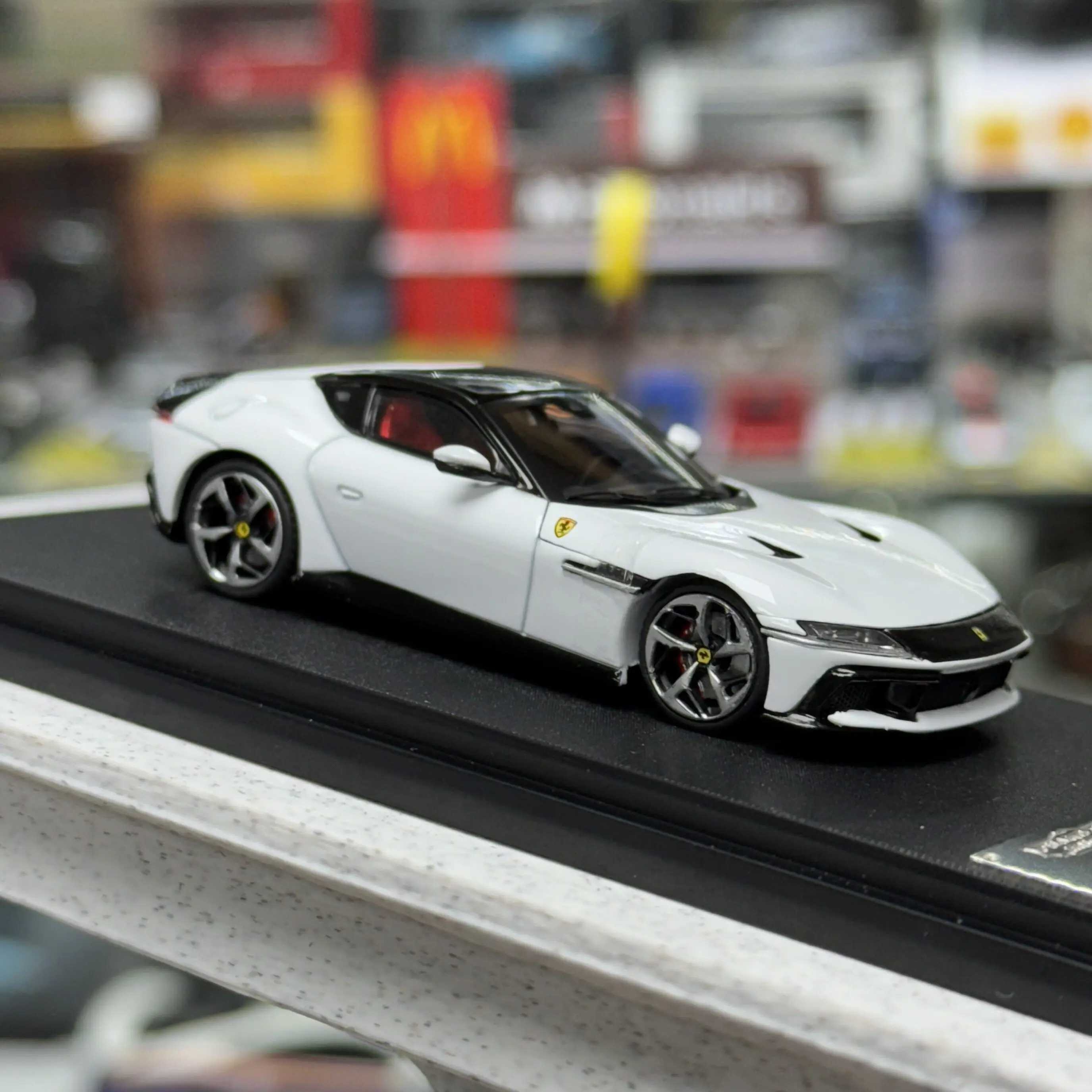 Modelo de Auto de Aleación a Escala 1:64, Phantom Knight PK Ferrari 12 Cilindros Coupé