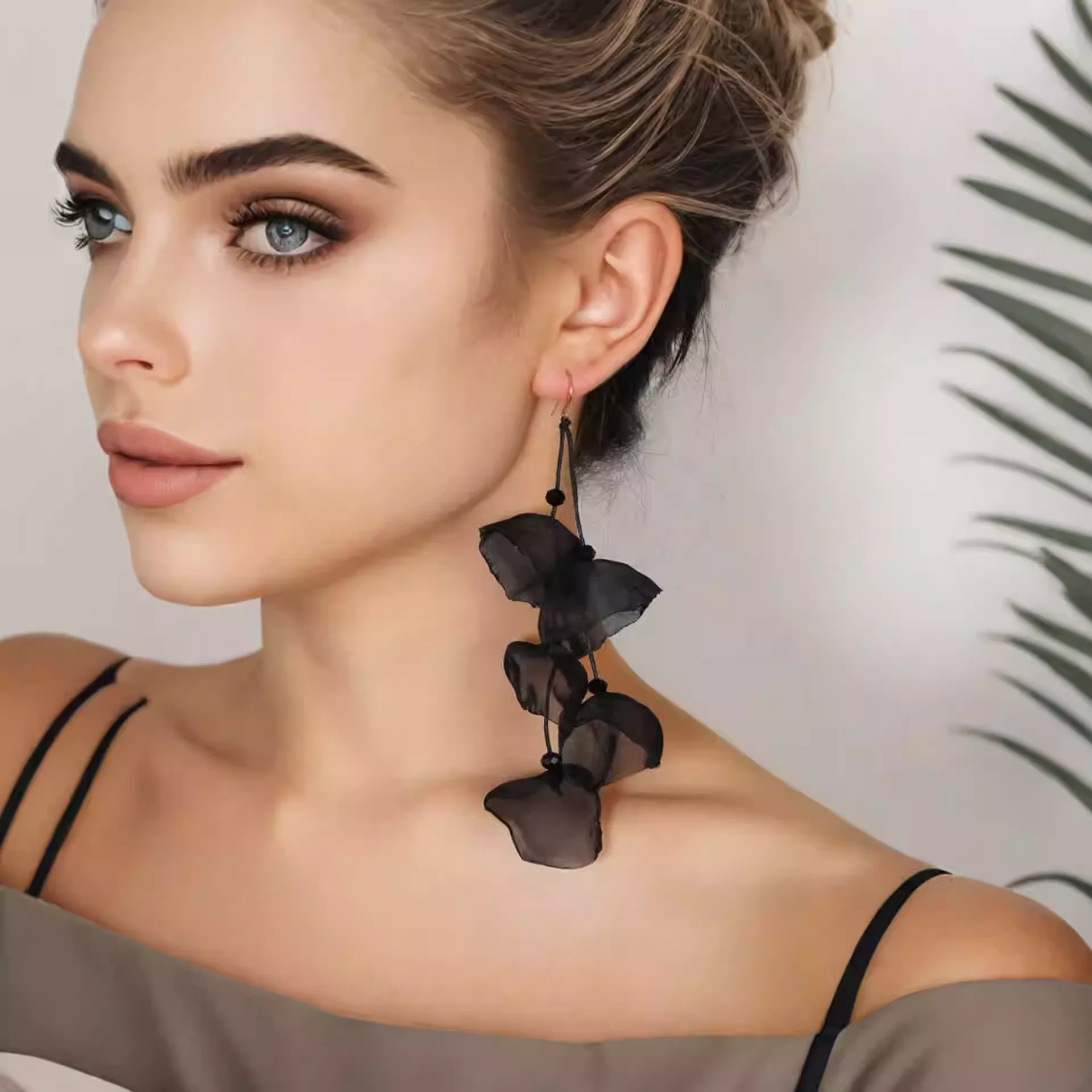 

Women's Vintage Boho Fashion Long Charm Flower Dangle Earrings Jewelry Gift Accessory