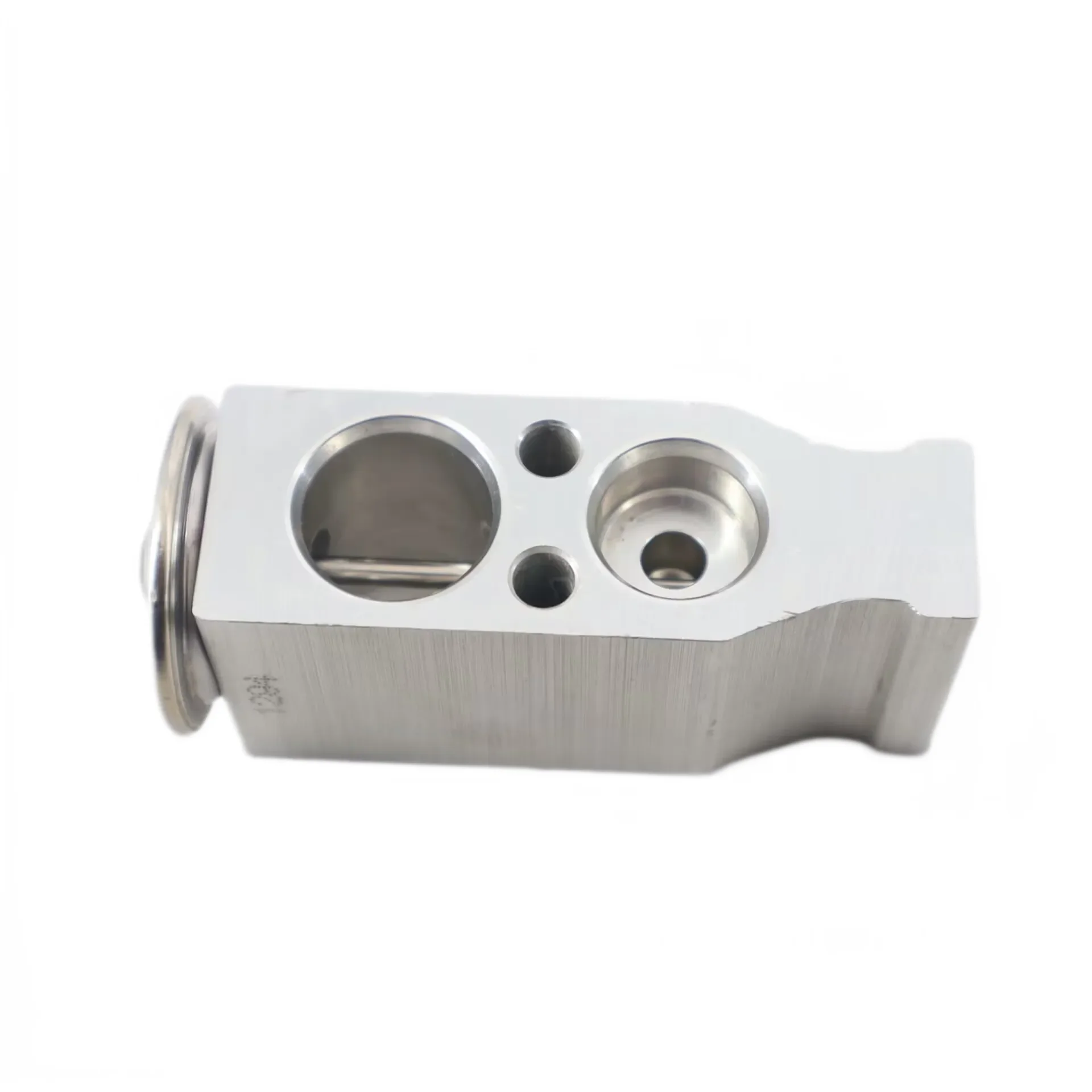 

Air conditioning expansion valve for FAW V5 8106-151M08