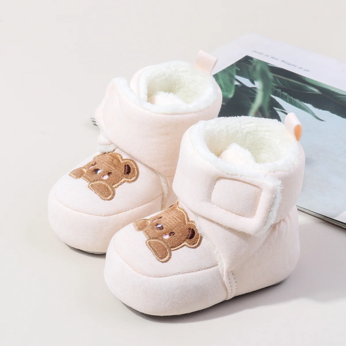 Chaussures d'hiver pour bébés garçons et filles, semelle souple pour première marche, intérieur et extérieur, chaussures confortables de haute qualité pour nouveau-nés de 0 à 18 mois