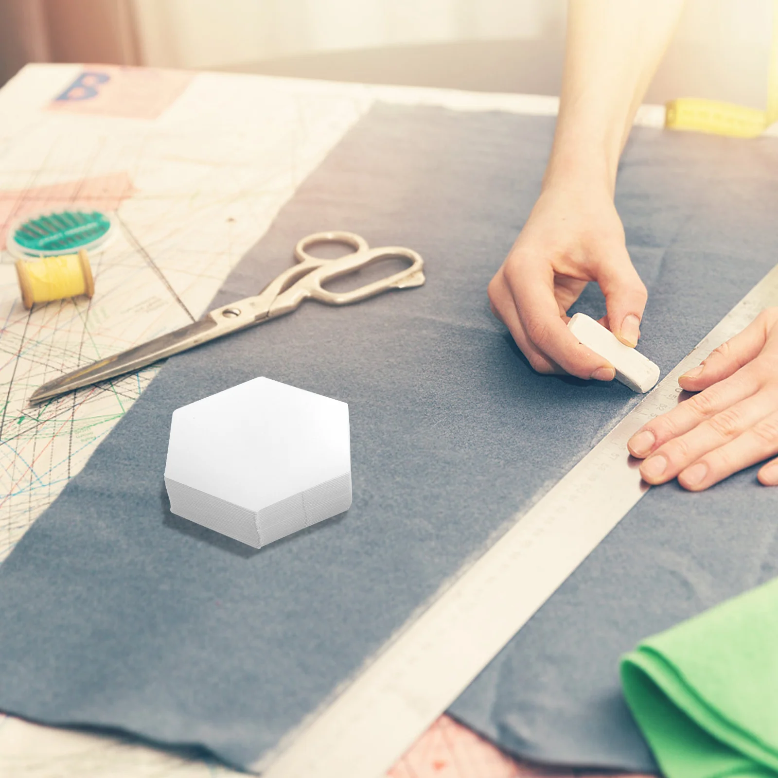 

300Pcs Quilting Piercing Paper Fine Workmanship Paper Quilting Molds for Hand Sewing DIY Sewing Projects Accessories