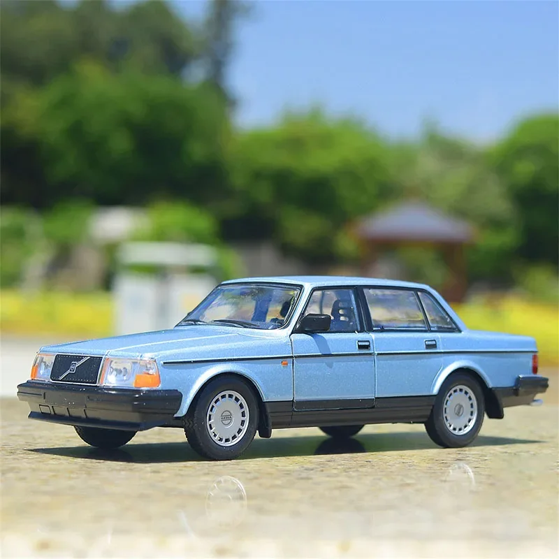 

WELLY литый под давлением сплав 1:24 Volvo 240GL ретро классический автомобиль Гонконгская модель фильма для взрослой коллекции маленький масштаб автомобиль украшение для сцены