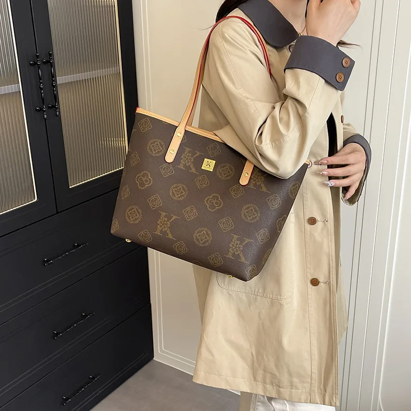 

2025 New Presbyopia Large-capacity Shoulder Bag Fashion Premium Handbag Korean Version Printed Tote Bag Women