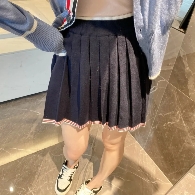 Knitted short skirt suitable for all seasons, high-quality anti-aging three color striped elastic waist contrasting casual short