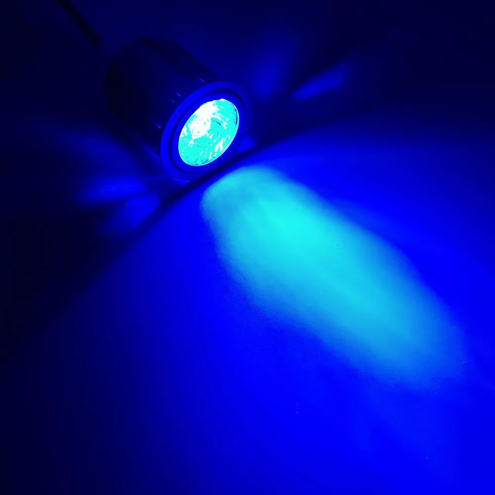 DC12V/24V 30 درجة 5 أسلاك PWM RGBW(3000K) لا IC LED Spotlight D50mm للاستخدام الداخلي (VCC+، R-، G-، B-W-)