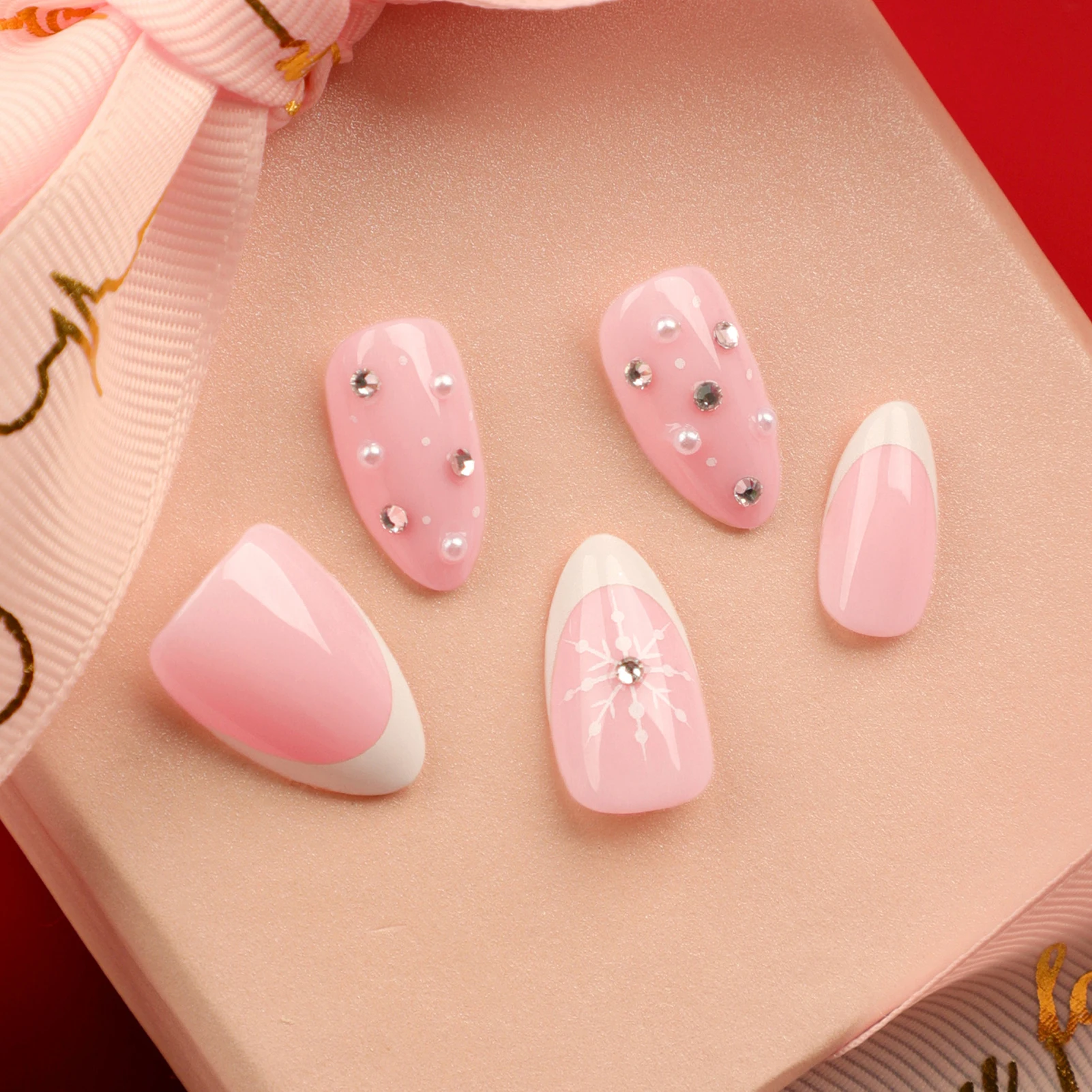 24pcs Merry Christmas Press On Nails Flash Diamond White French Tips Fake Nails With Snowflake Designs False Nail Glossy Almond