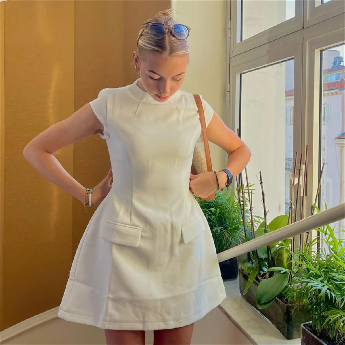 ผู้หญิงเซ็กซี่ SLIM FIT Hollow มินิเดรสฤดูใบไม้ผลิใหม่ Y2K แขนกุด A-LINE ชุดเดรสสีดํา High Street เดินทาง Elegant Dresses