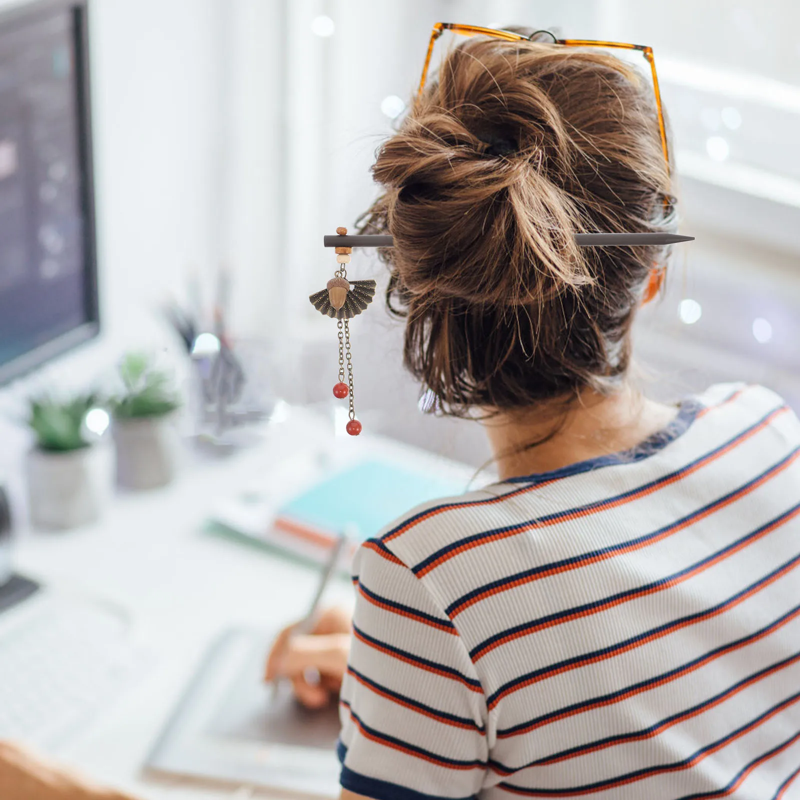 

Women Chinese Hair Chopstick Acorn Long Beaded Tassel Hair Stick Alloy Wood Natural Dried Fruit Vintage Hairpin for Travel