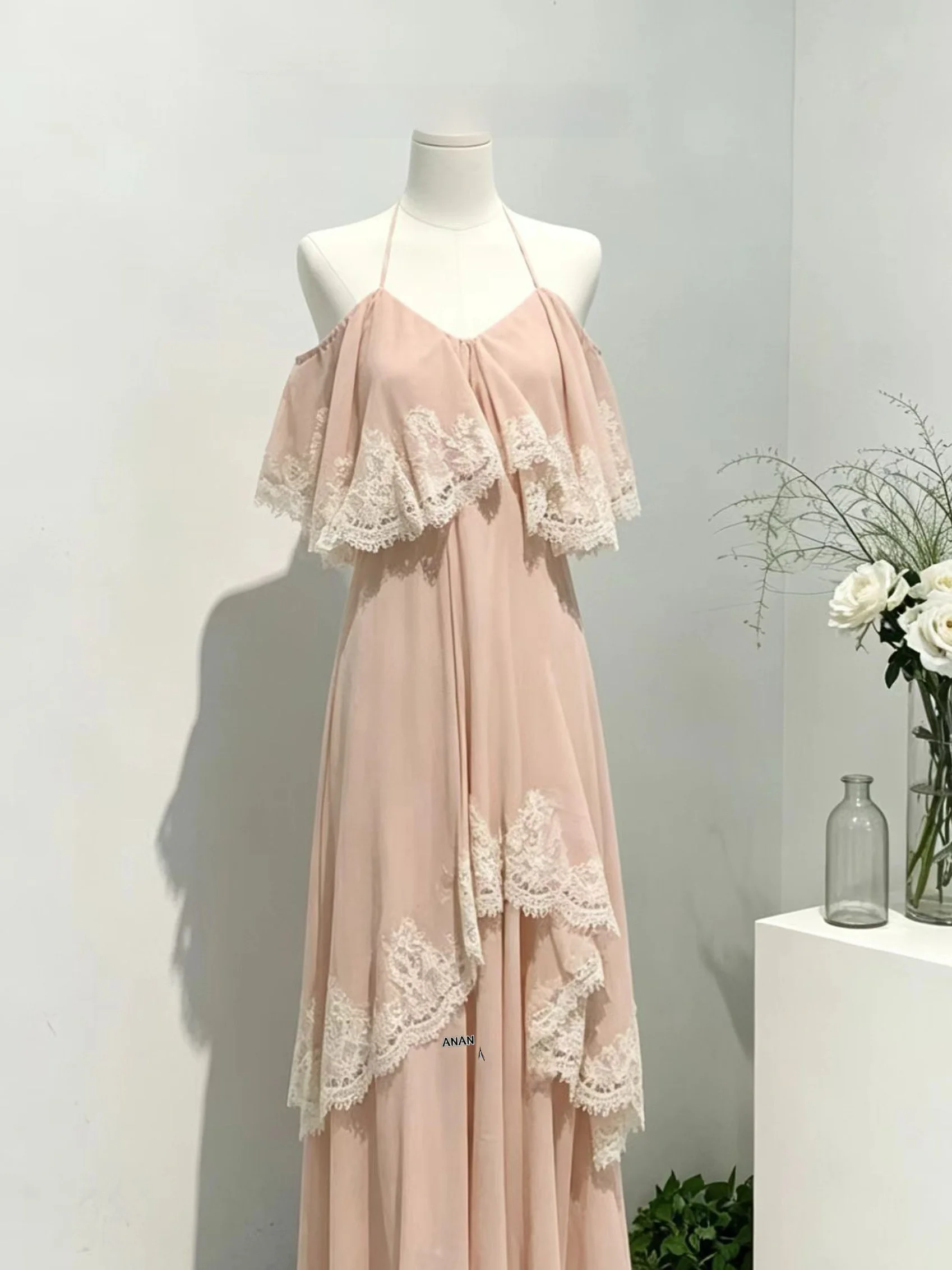 ANAN Lace Trim Shoulder Bared Chiffon Halter Dress Beach Vacation Casual Style Sleeveless V-neck Fit Women's Dress