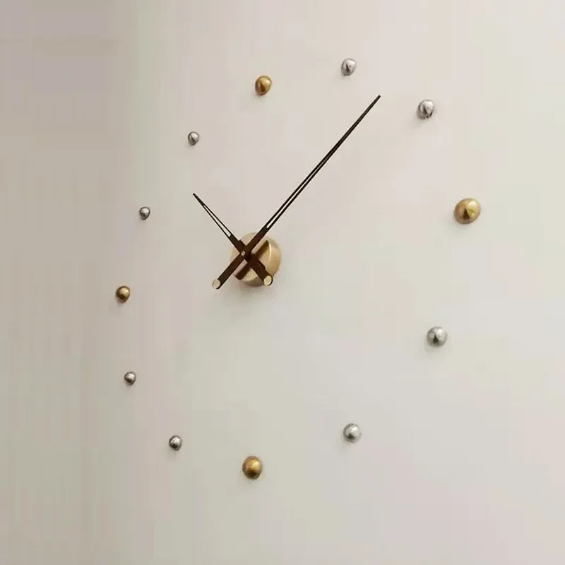 Nordic Minimalist Black Walnut Wall Clock Large Silent Modern Living Room Decor Creative Copper Metal Hand Design For Hotel