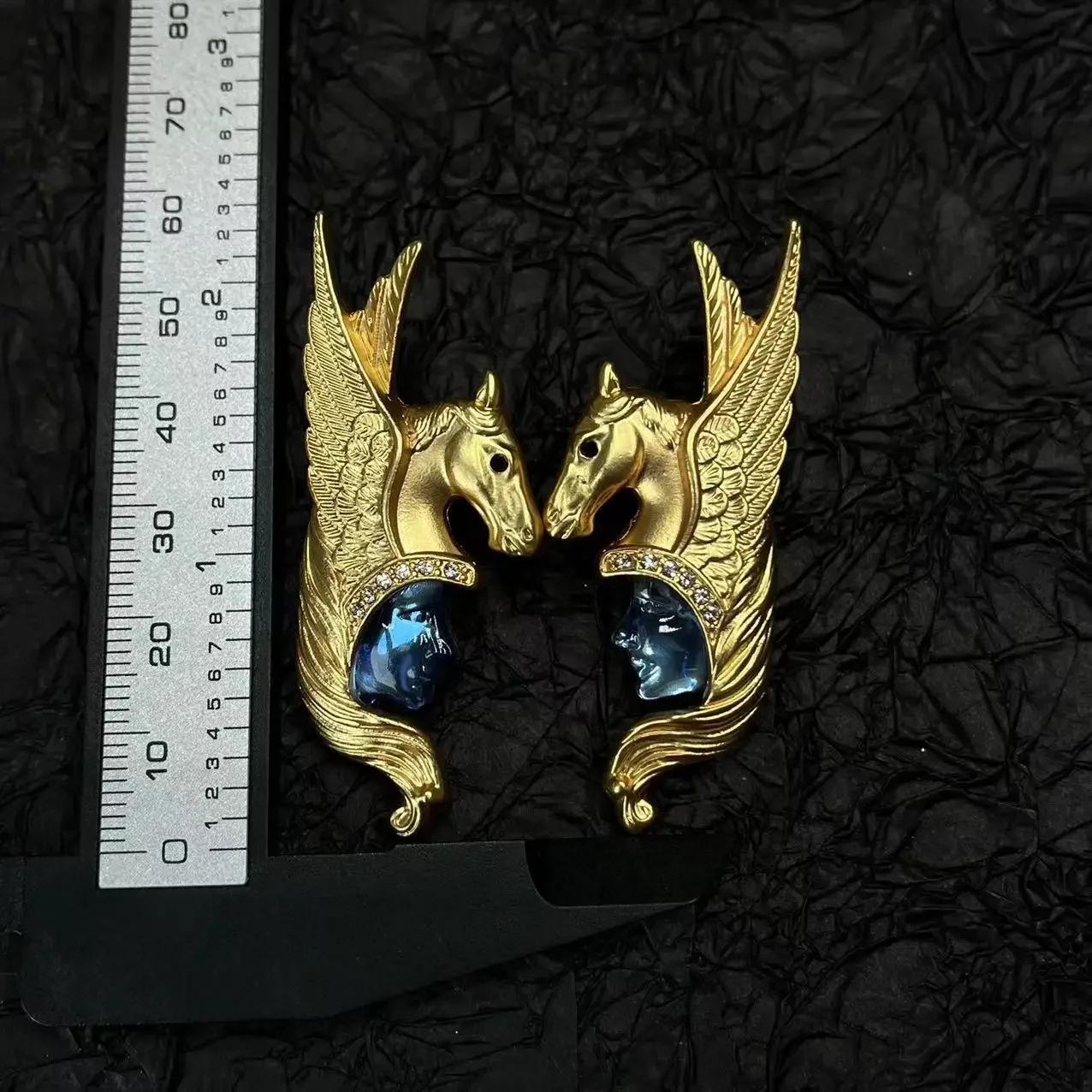 New Trend Vintage European and American Style Retro Elegant Niche Exquisite Craft Double Horse Human Face Exaggerated Design 202