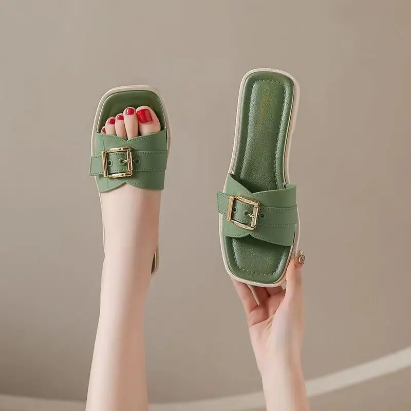 Slippers for women to wear outside in summer new style flat bottom fashionable sandals non-slip casual beach slippers