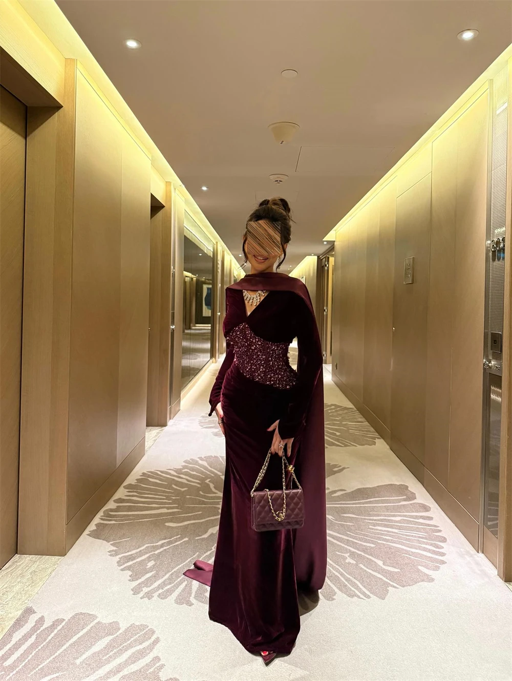 

Customized Simple Burgundy Velvet Evening Dress Formal V-Neck Long Sleeves Celebrity Gowns Sexy Mermaid Crystal Cocktail Dresses