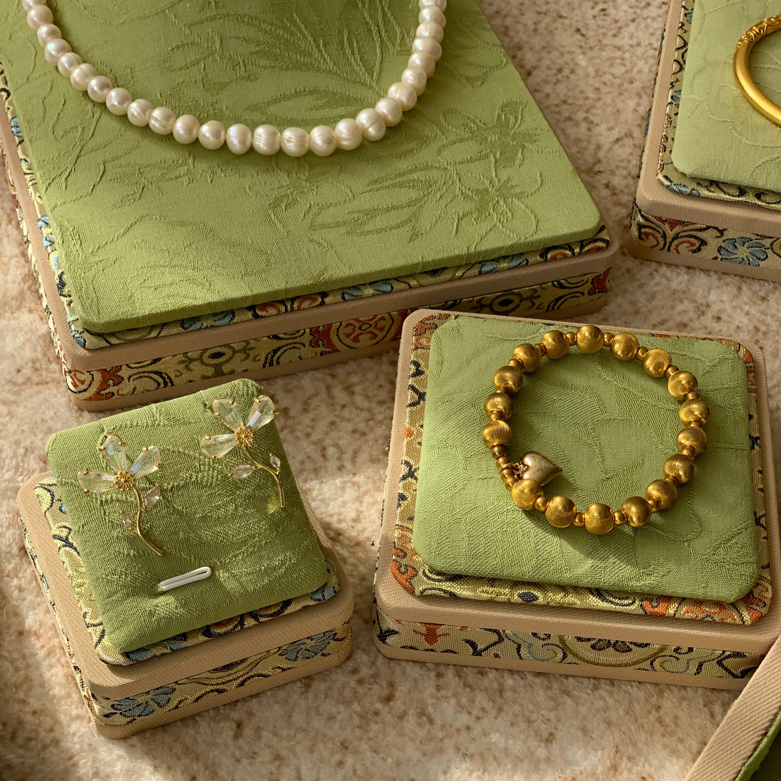 

Chinese Style Matcha Green Jewelry Display Tray, Velvet Ring Bracelet Jade Holder, Antique Gold Pendant Stand for Counter Showca