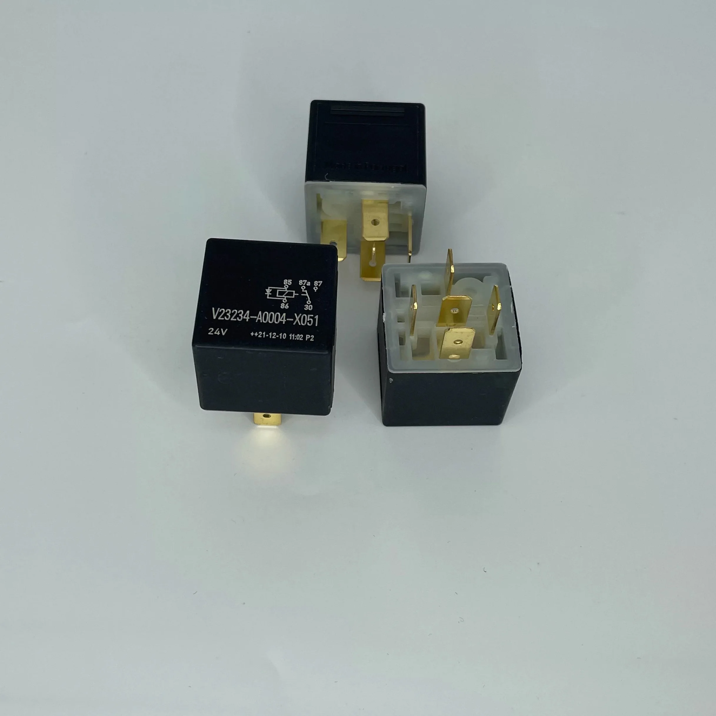 

5PCS V23234-A0004-X051 100% new CAR RELAY 24VDC