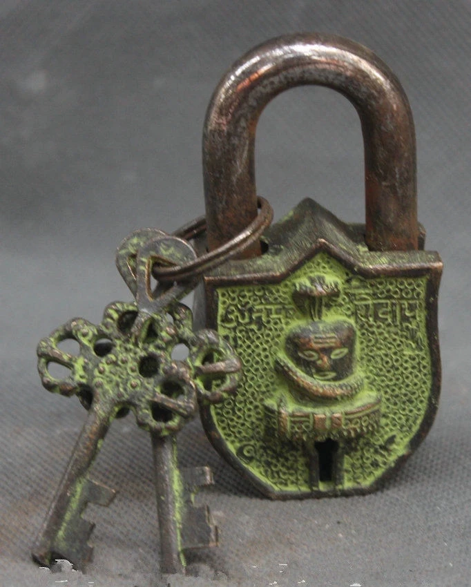 Old Tibet Buddhism Bronze Snake Naga Kanya Buddha Head Folk Home Lock Key Set