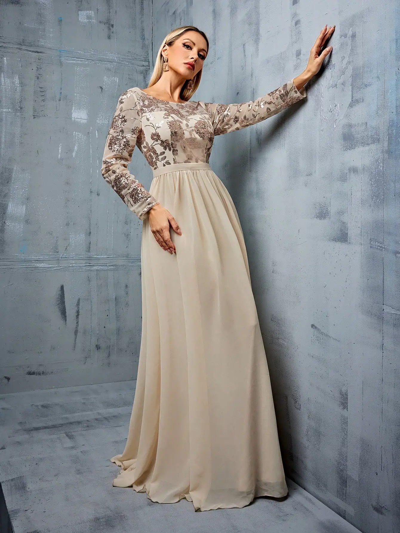 Vestido de noite de chiffon patchwork de meia manga bordado com lantejoulas e decote redondo