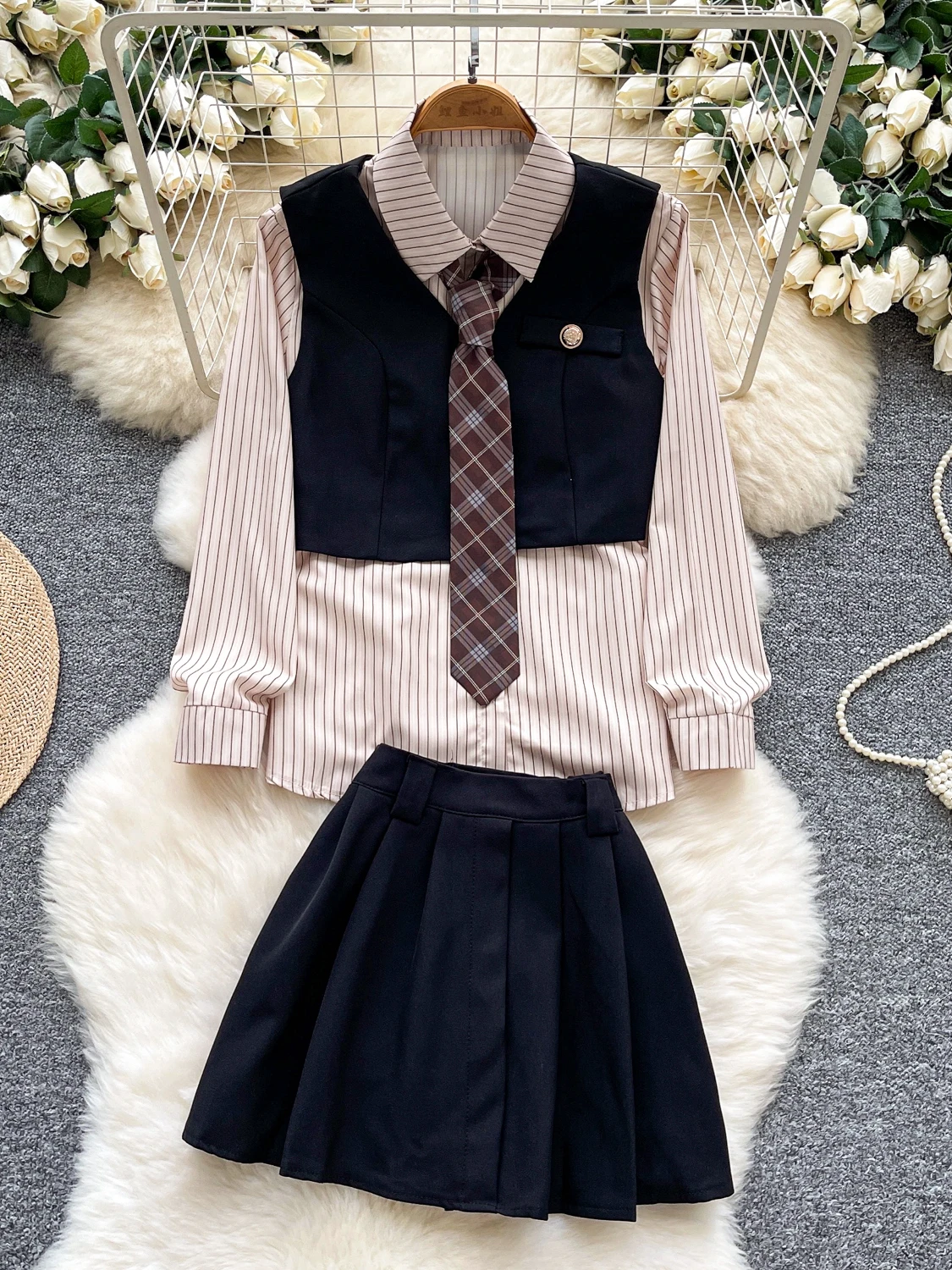 

Casual Striped Long Sve Women's irt + Vest High Waist Pleated Skirt Autumn Faion College Sle Two-Piece Set