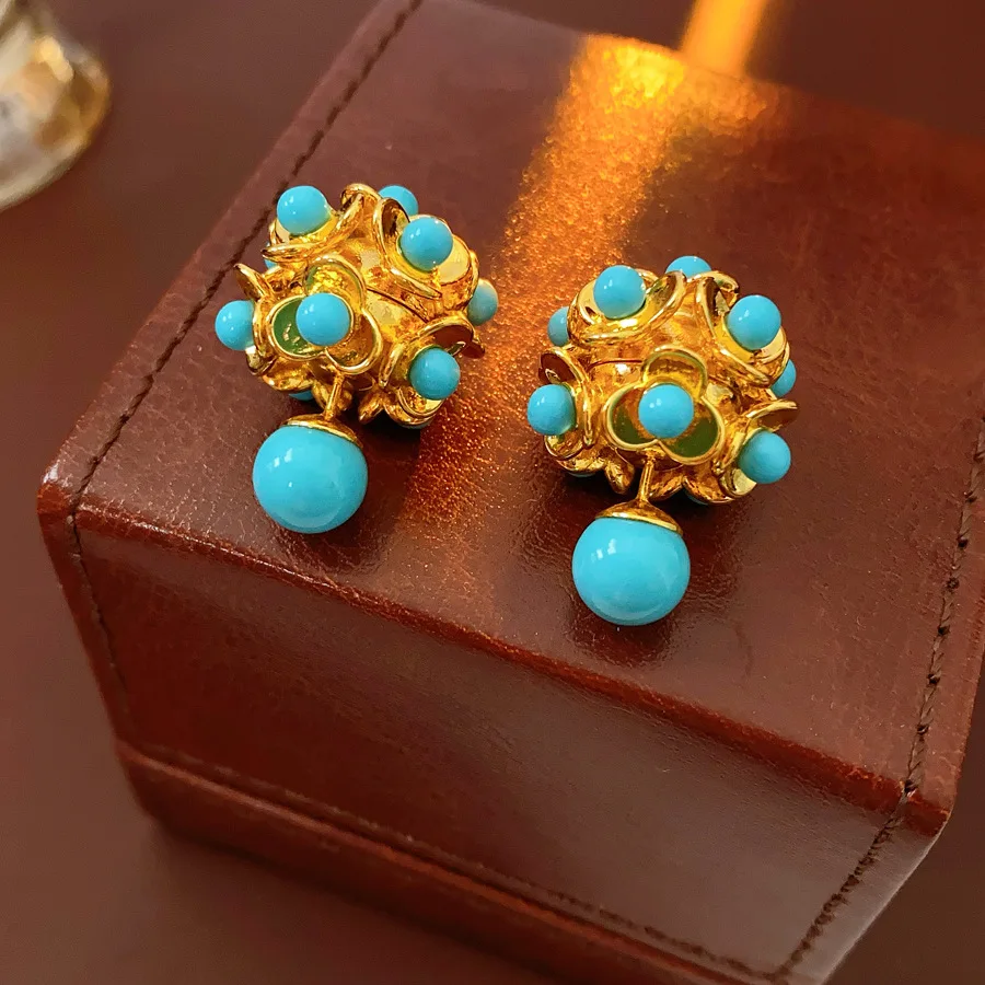 Dual-Style Cubic Re…