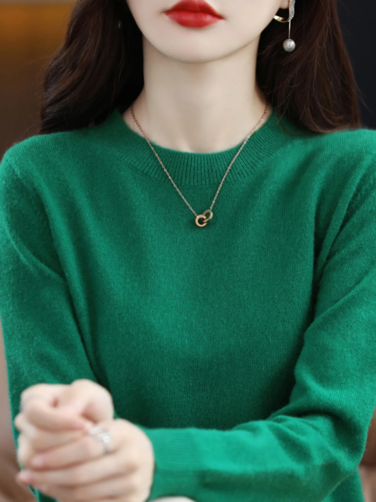 

Low-Neck Soft Sweater Women's Loose Casual Knitted Shirt Thin Woolen Top with Coat round Neck Commute Style Spring Fashion
