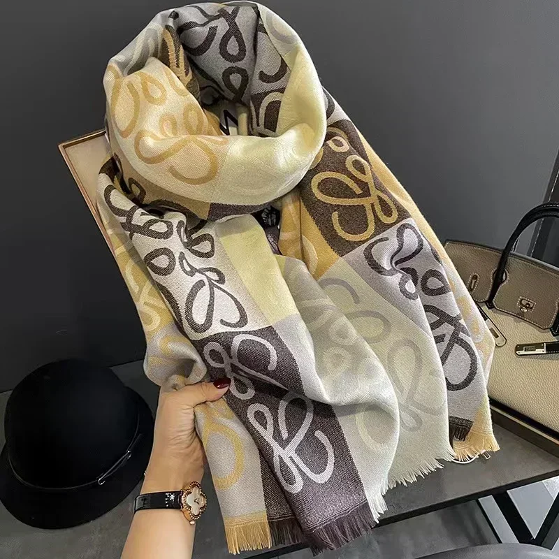 2024 New Europe Version Fashion Hair Scarf Ladies Senior Sense Office Thick Warm Shawl for Women Both Casual and Versatile Bib