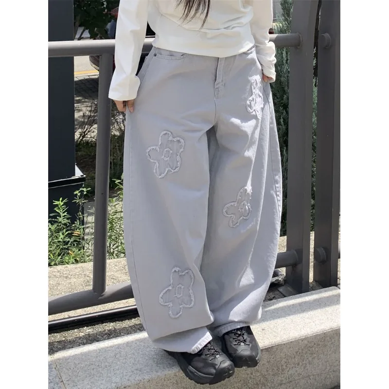 

Джинсы в японском ретро-стиле с высокой талией, свободного кроя, с пуговицами и цветочным декором, длинные, повседневные, широкие штанины, из хлопкового денима