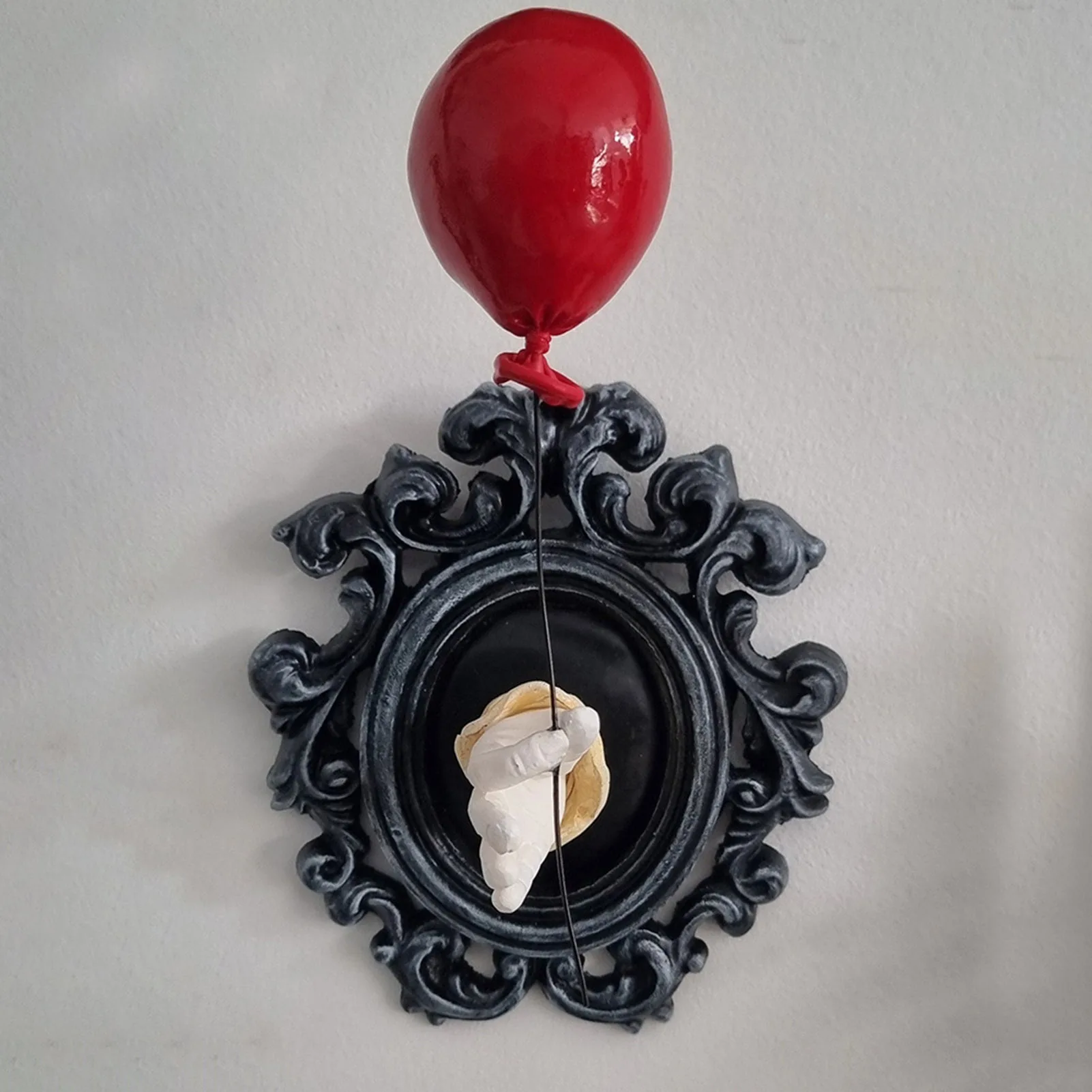 

Halloween Wall-mounted Ornament Balloon in Hand Statue Halloween Decor Props for Home Collectible Decor