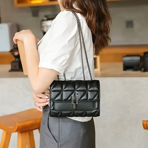 मिनी क्रॉसबॉडी बैग, क्लासिक सिंगल शोल्डर PU हैंडबैग, शाम और रोज़ाना के लिए चेन स्ट्रैप के साथ फैशनेबल काला क्विल्टेड पर्स 10 best sales छोटा काला बैग - №10