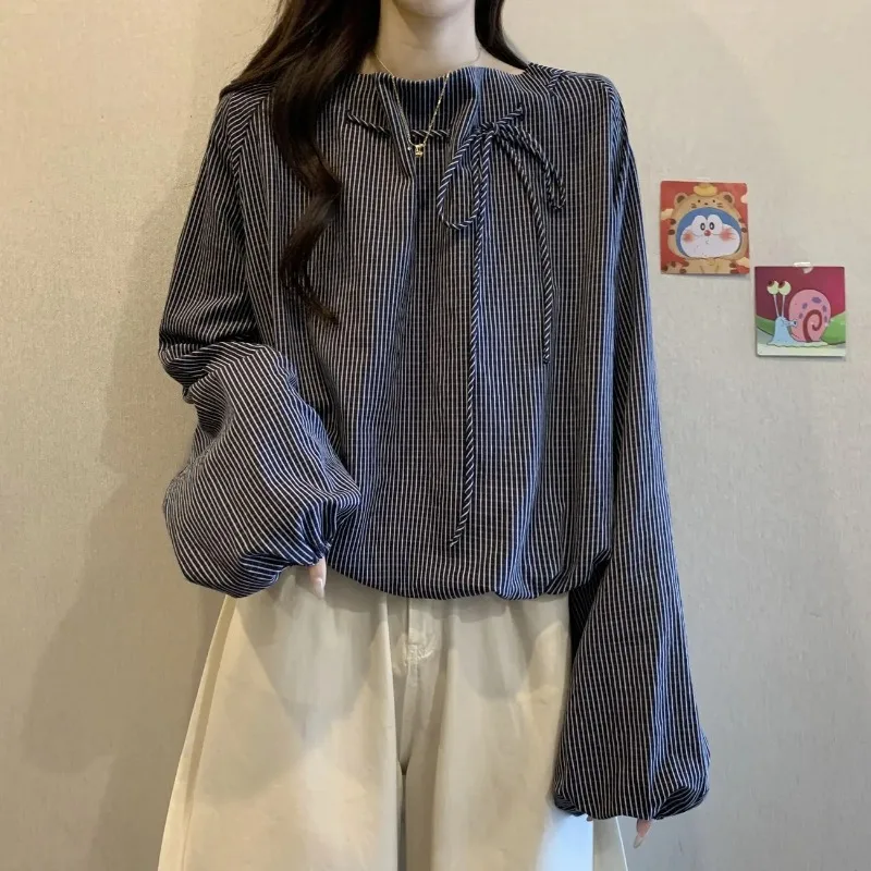 

Fashionable New Top with Loose and Lazy Striped Design Makes Look Slimmer