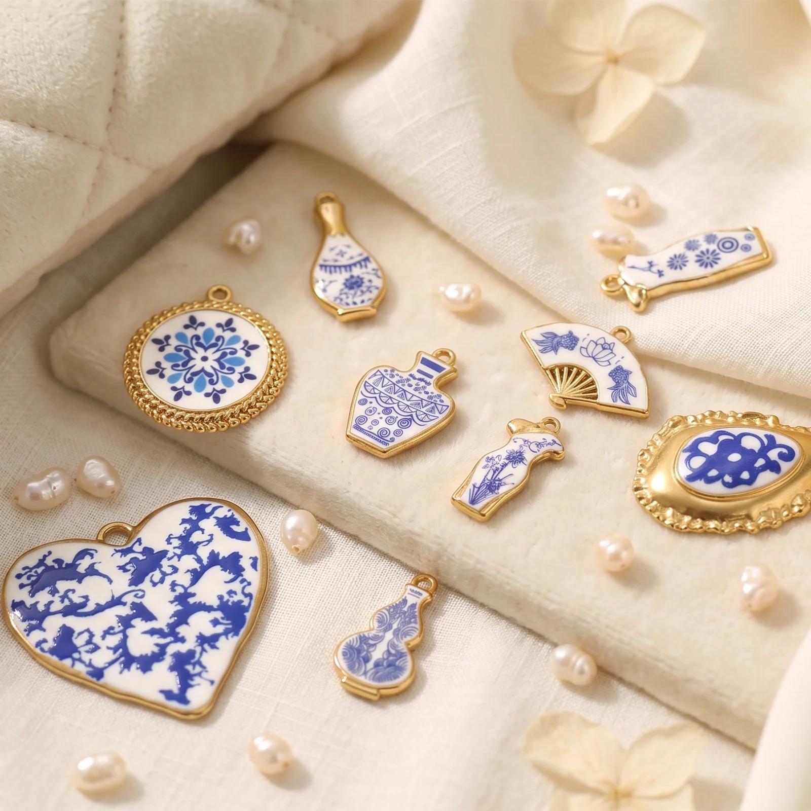 2pcs Vintage Stainless Steel Charms 18K Gold Plated Geometric Heart Fan Shaped Blue Flower Enamel Pendants DIY Necklace Jewelry