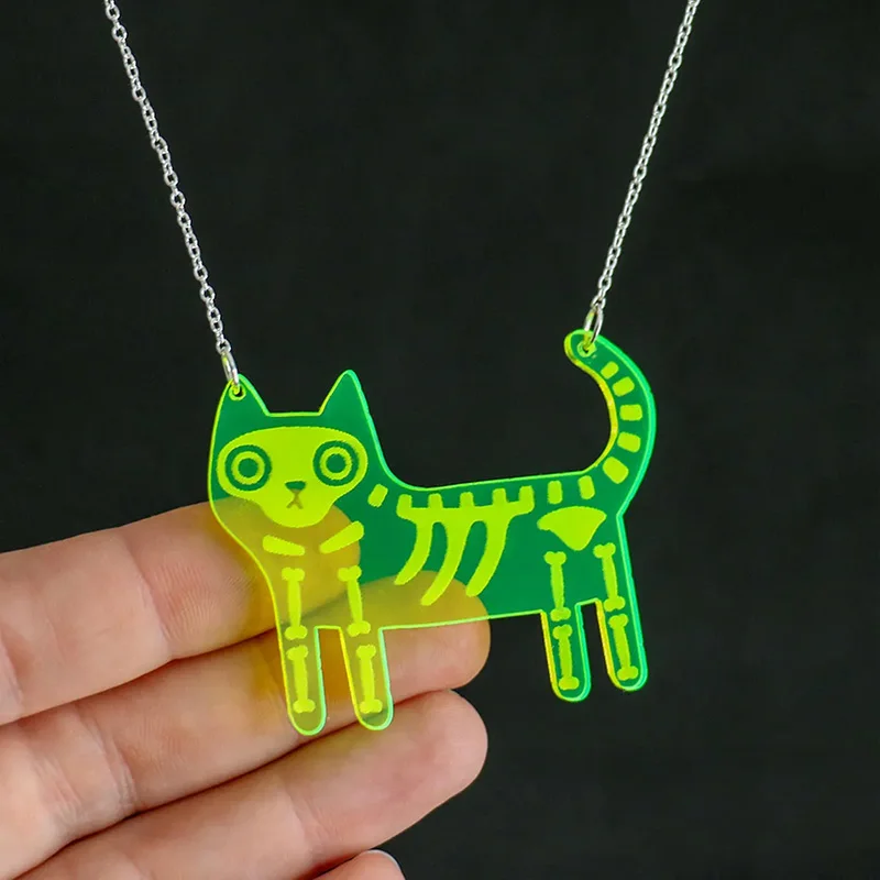 Kreative grüne Acryl Skelett Katze Anhänger Halskette Punk Halloween Schmuck Zubehör Geschenke