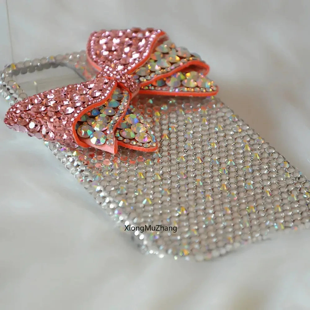 Niedliche Handyhülle mit Kristall-Diamant-Schleifenriemen für iPhone 16 Pro 15 Plus 12 13 14 17 18 Pro Max Stoßfeste Handyhülle mit Armband – Detail 5