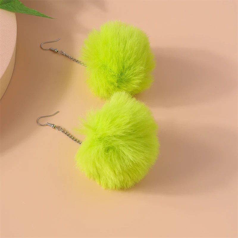 Trendige bunte große Plüsch-Kugel-Ohrringe für Frauen und Mädchen, Party, Festival, Schmuck, Geschenke – Detail 19