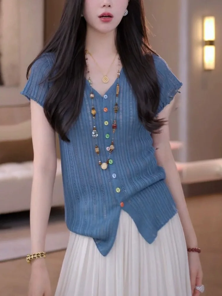 

Summer 2025 Women's V-Ne ort Sve Knitwear Faionable Commute Single Button Design Slimming Korean Sle Loose Fit Top