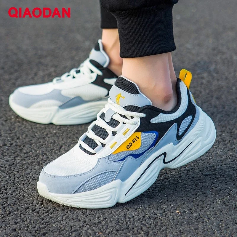 

QIAODAN Men's Walking Shoes New Mesh Casual Lightweight Hiking Roadwork Sport Shoes 2025 Autumn Running Sneakers XM15220326