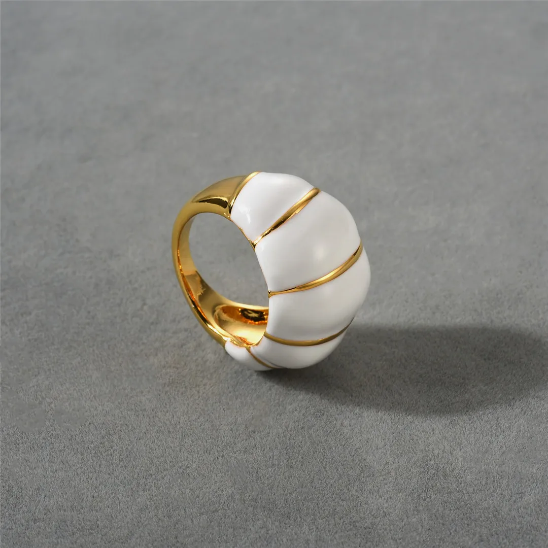 

Fashion White Enamel Drip Glaze Luxury Ring Woman Party Jewelry Trend