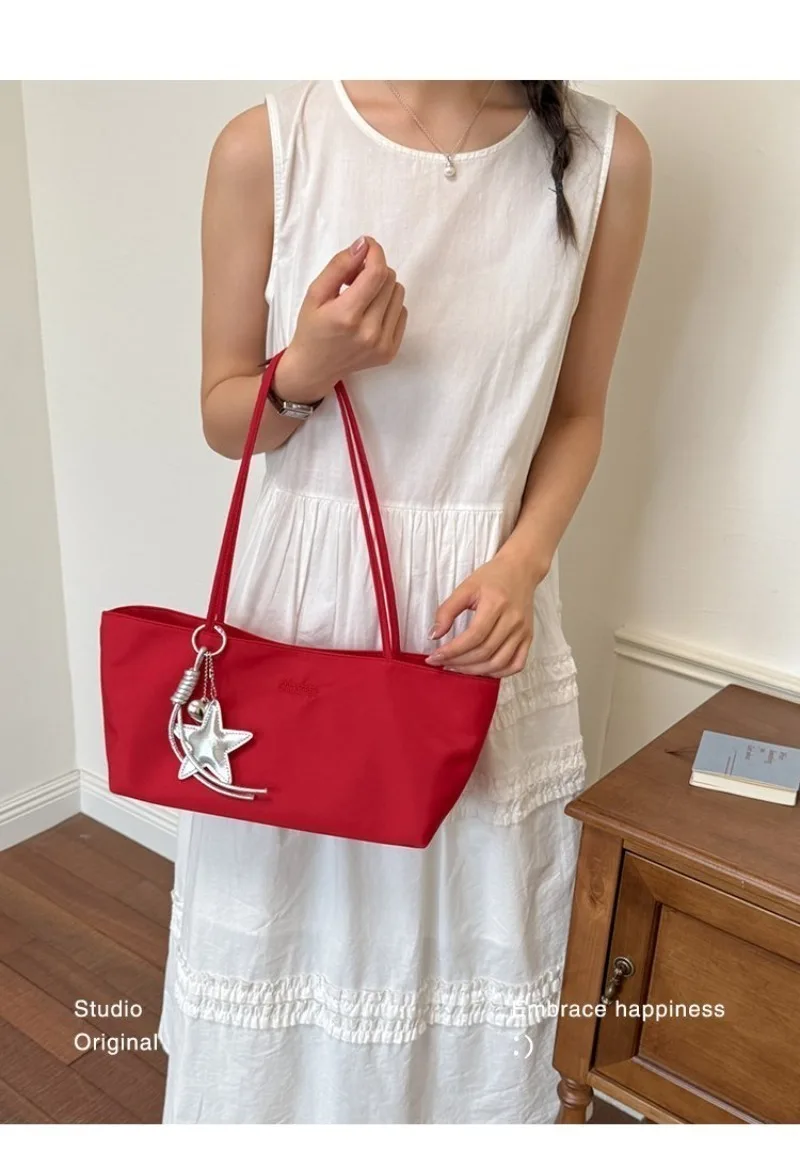 CEEKAY Minimalistische Handtasche aus massivem Nylon, zwei Tragemöglichkeiten, Metall-Sternanhänger, für Mädchen, vielseitig einsetzbar, frische, tägliche Unterarm-Umhängetasche – Detail 11