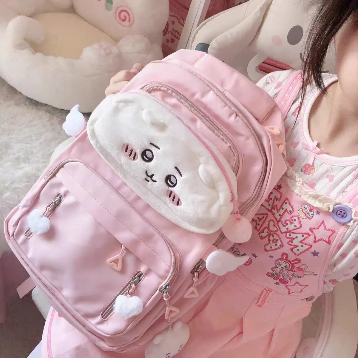 

Милый рюкзак Chiikawa с мультяшным дизайном, розовый школьный рюкзак для девочек и студенток, вместительный и стильный, привлекательный рюкзак.