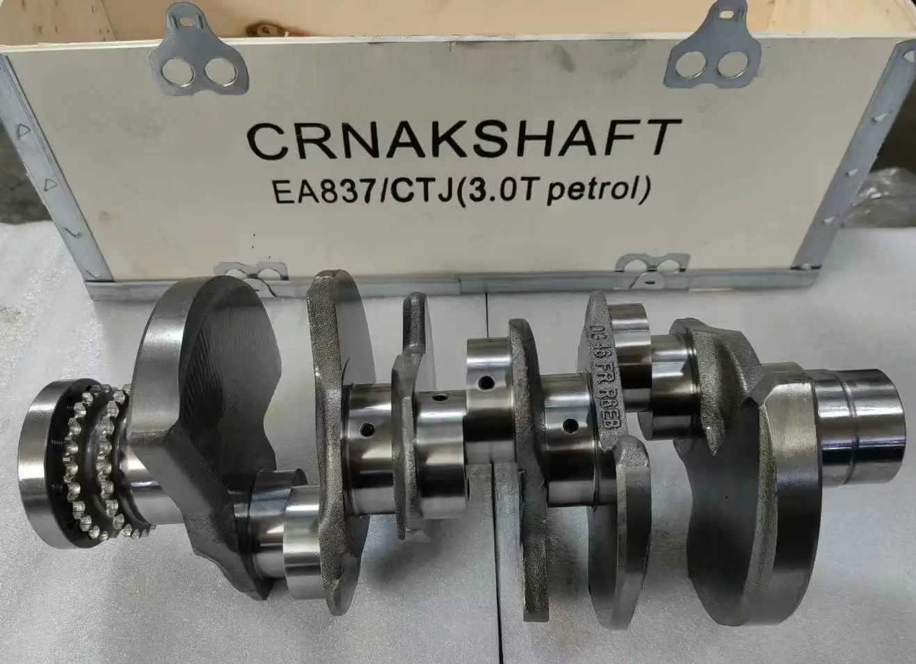 

EA837 Engine Crankshaft Crank OEM Quality for Audi vw volkswagen C6 3.0 3.0T CJT CGW CNA Petrol Ga soline 06E105101AA 06E105101S