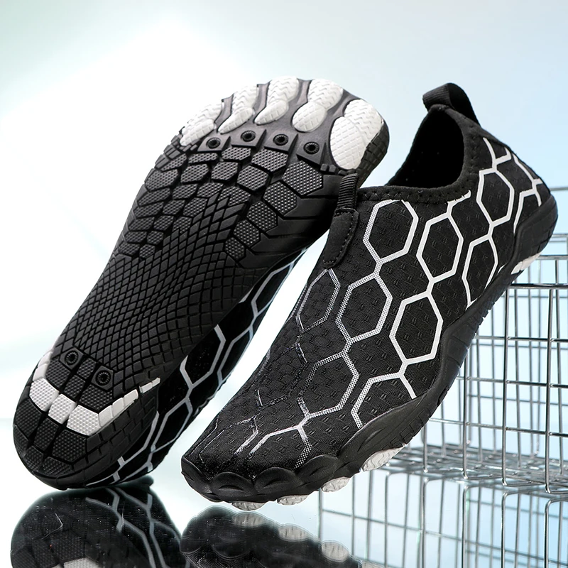 

Lightweight Aqua Shoes with Drainage Holes Unisex Wading Shoes Breathable Soft Upstream Shoes for Men Women Non Slip Yoga Shoes