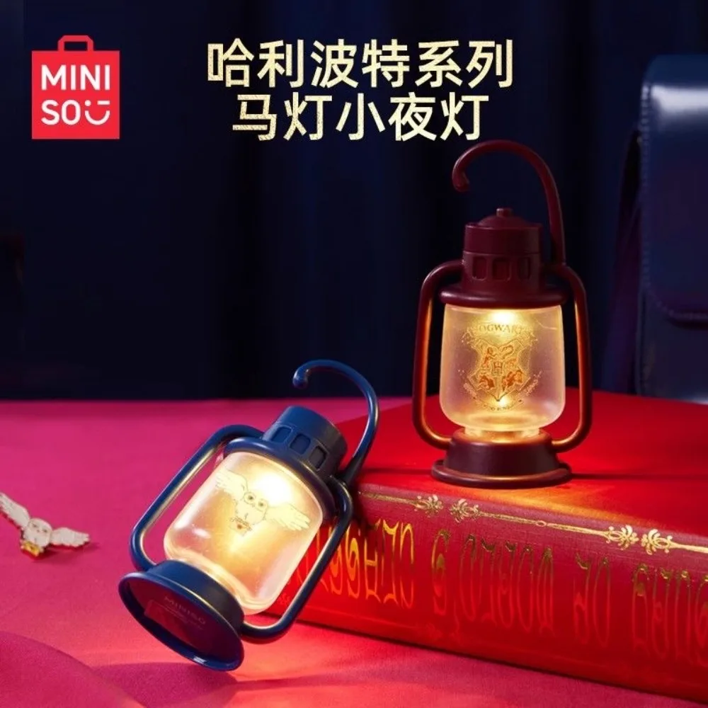 MINISO Harry Potter serie Kawaii plataforma linterna atmósfera luz nocturna Anime Girly corazón lindo dormitorio lámpara de noche