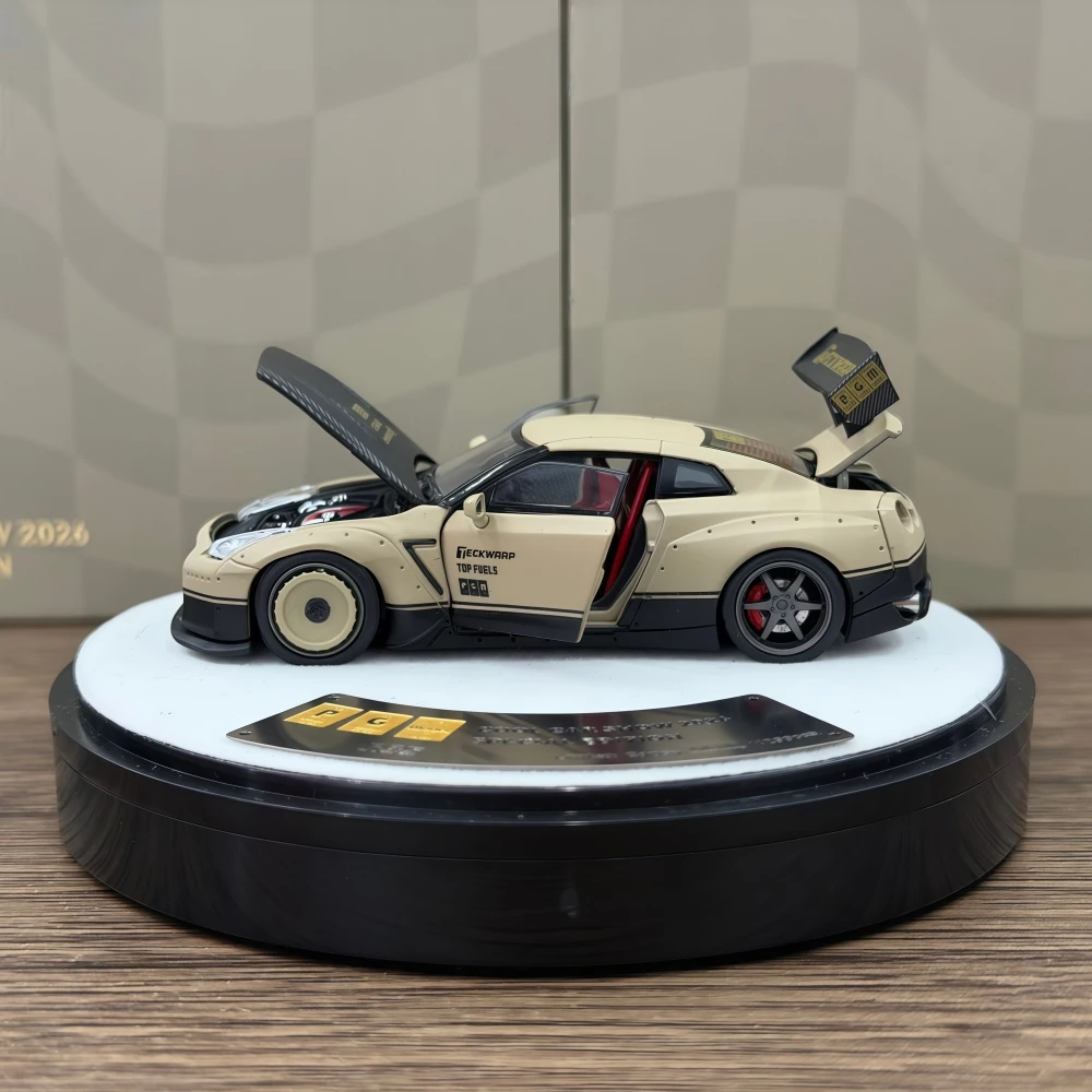 

Масштабная модель автомобиля PGM 1/64 R35 Desert Yellow Diecast, коллекционная серия 2026 года, в наличии, подарок