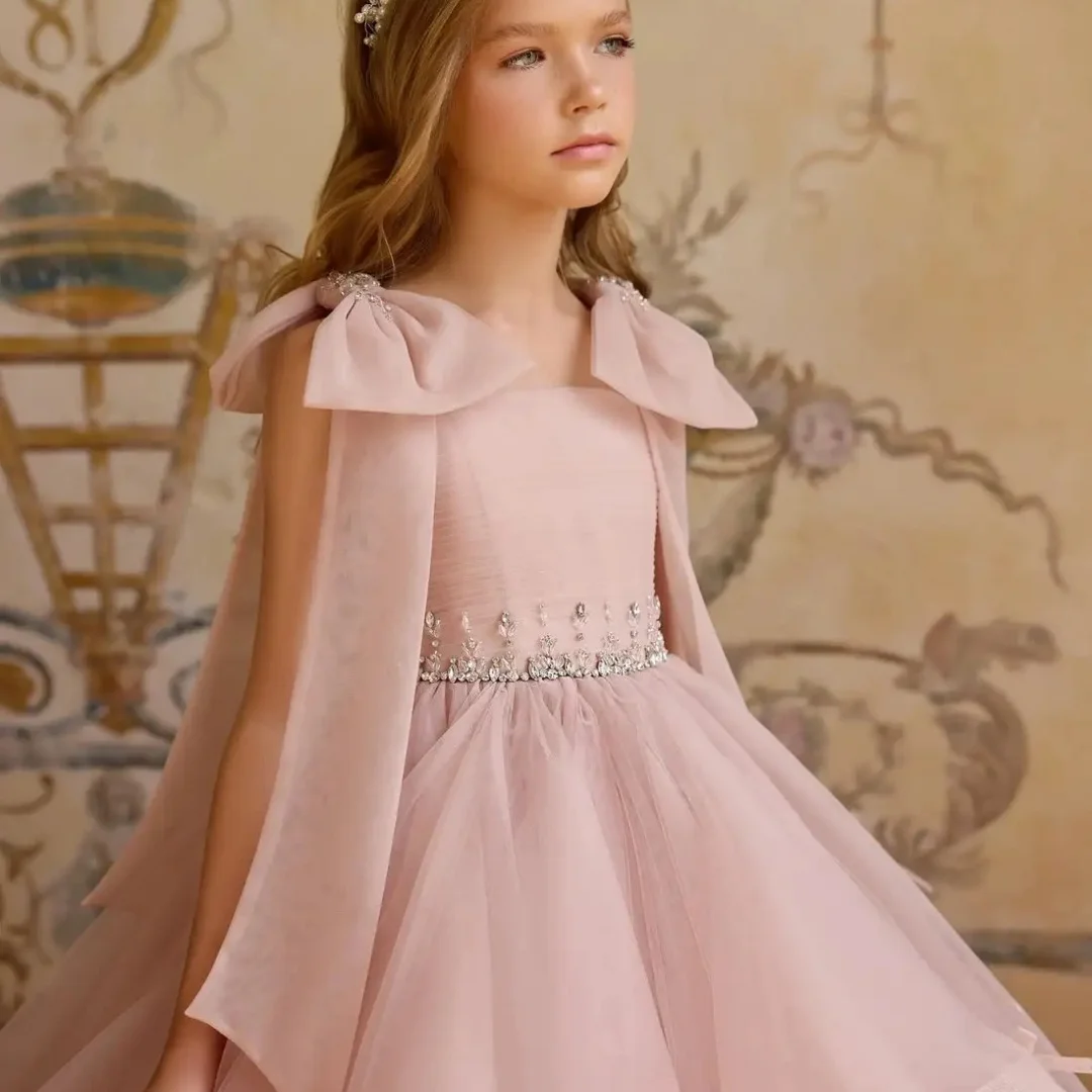 ชุดเดรสเด็กผู้หญิงสำหรับงานแต่งงานแบบวินเทจสีชมพูแต่งลูกไม้สีขาว แขนยาว ประดับดอกไม้ สำหรับพิธีศีลมหาสนิทครั้งแรก