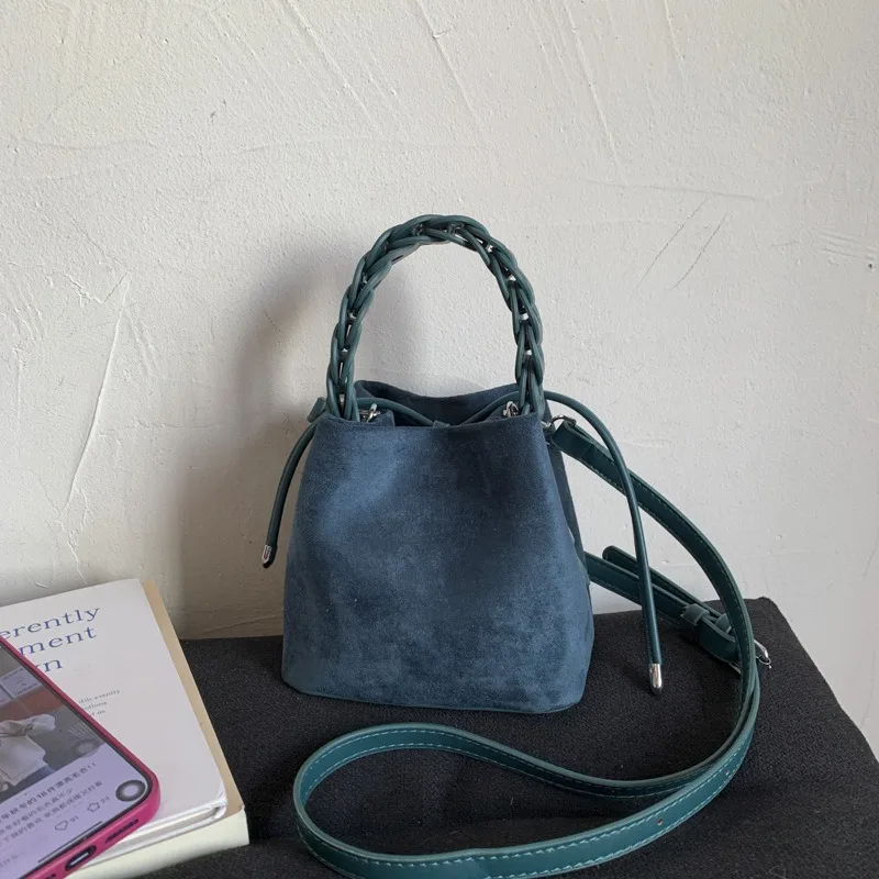 

2026 Unisex Bucket Bag - Niche High-End Sandblasted Knit Design, Versatile Handbag, Retro Single Shoulder Crossbody Bag