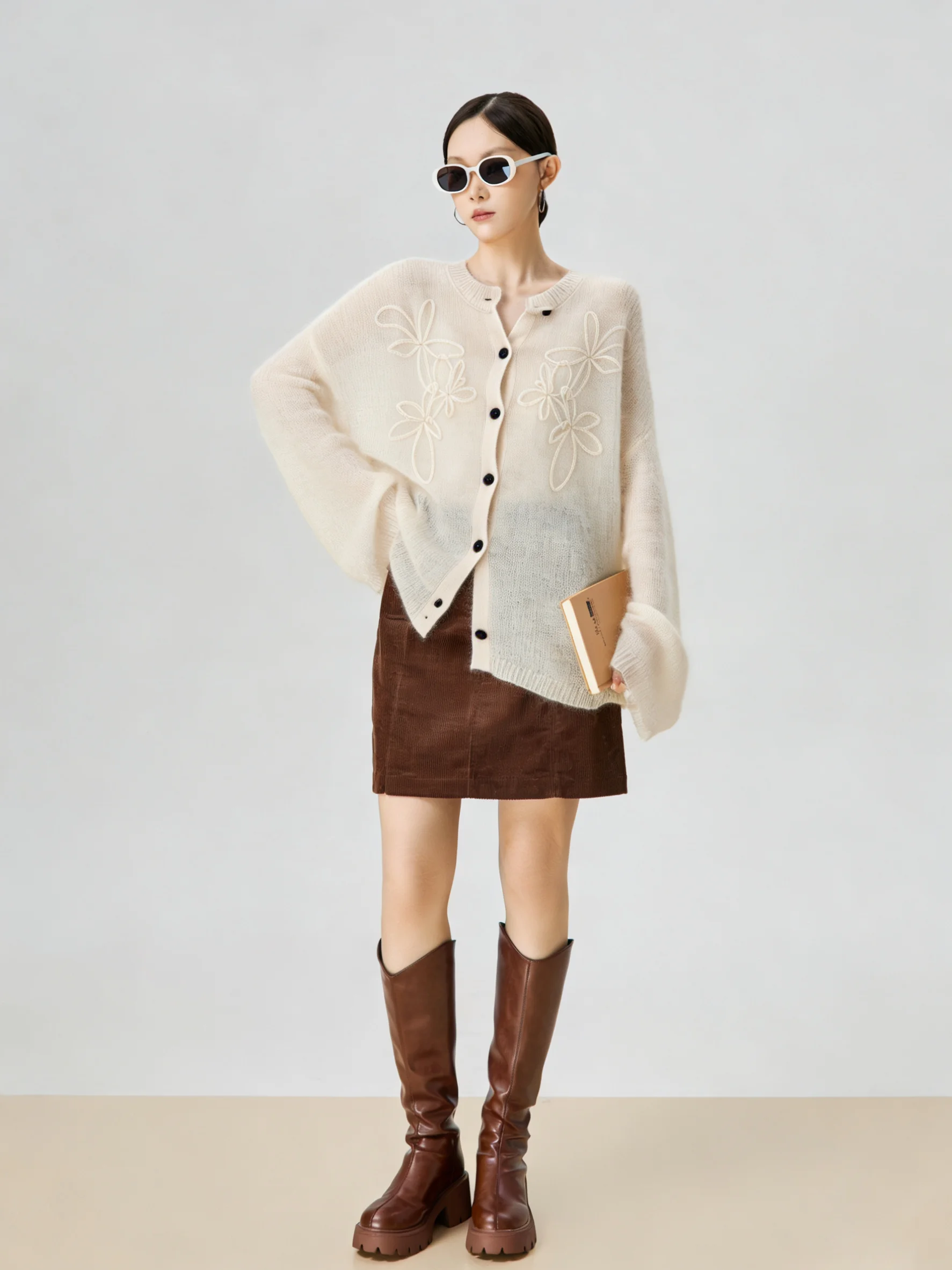 

Chic Korean Sle ort Knitted Cardigan Sweater in Apricot with Embroidery Beautiful Spring Faion Women's Top Casual Wear